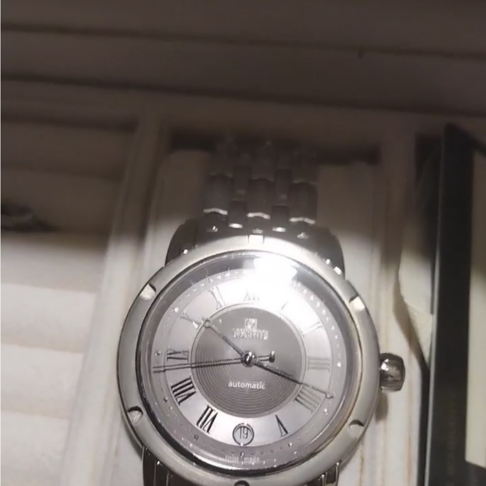 GEVRIL Watch with Silver Stainless Steel Bracelet - Picture 4 of 4